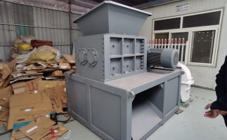 撕碎機撕碎硬紙殼，全程記錄！